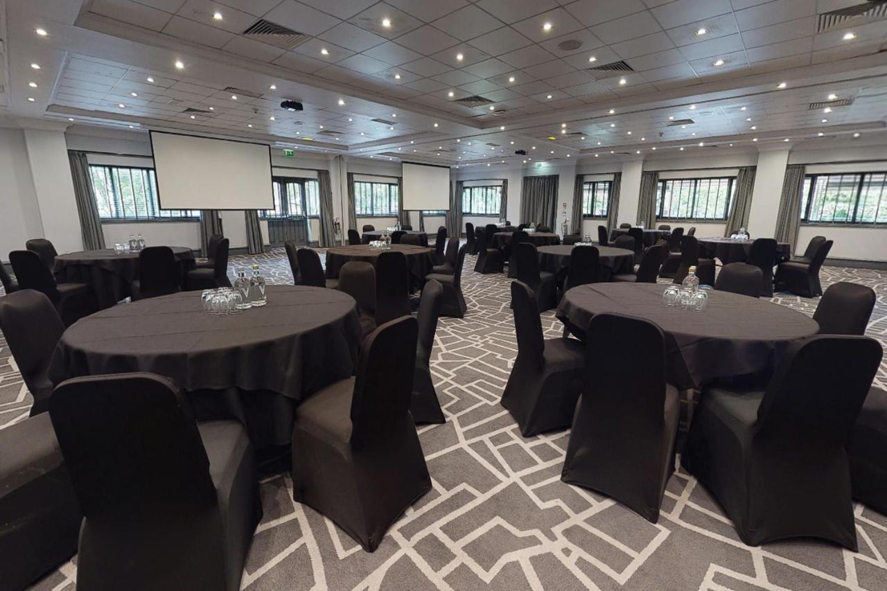 Village Hotel Warrington Ngoại thất bức ảnh