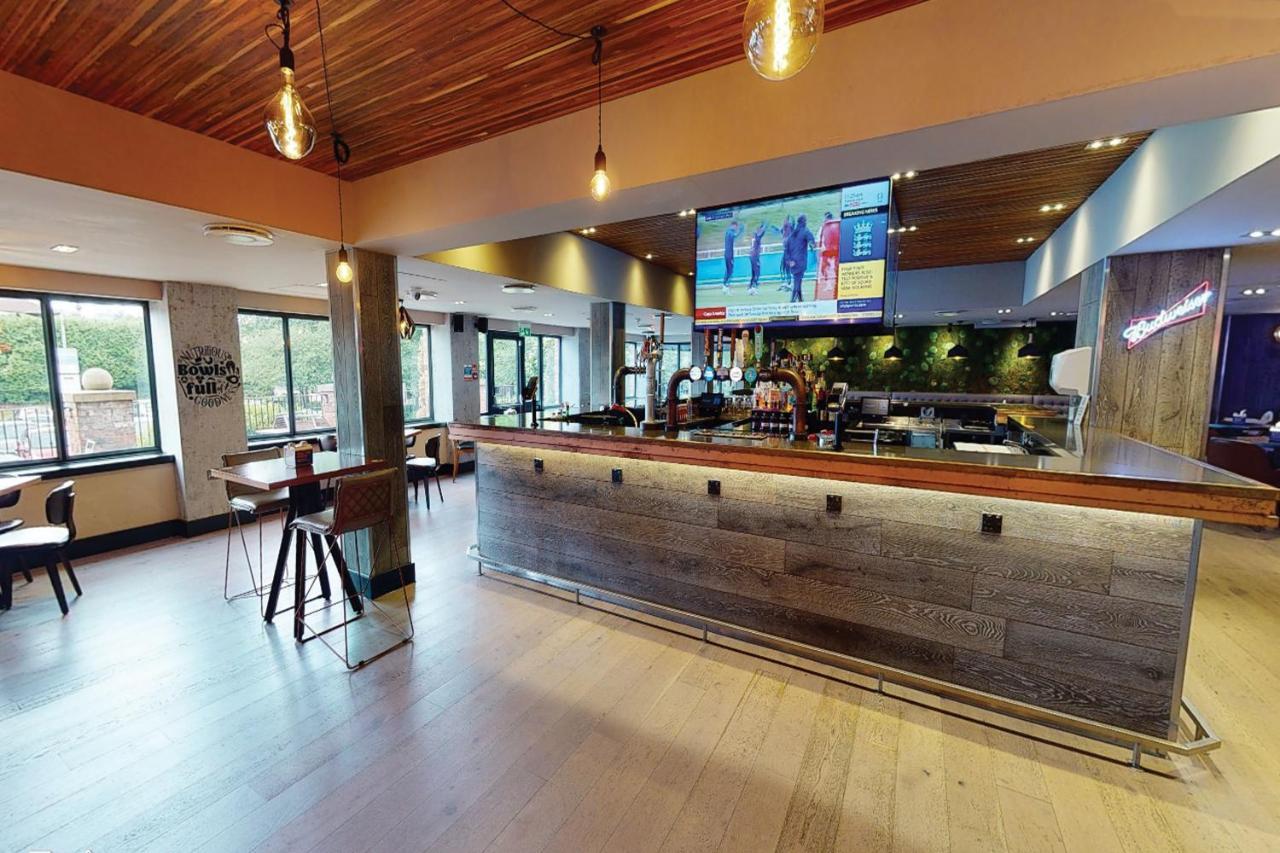 Village Hotel Warrington Ngoại thất bức ảnh